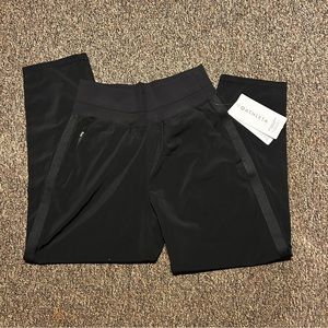 Athleta Nikita Slim Tapered Crop Pant Black NWT Size 4